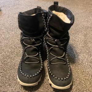 The North Face Sisque Short Boots Size 9.5